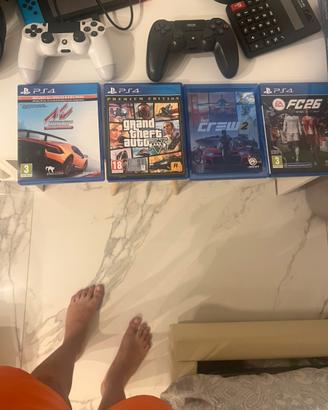 PS4 PRO piu giochi e 2 joestik