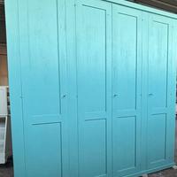 Armadio in legno massello