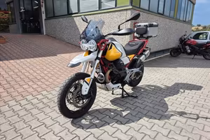 Moto Guzzi V85 TT Evocative Graphics