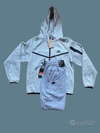 Tuta Nike tech grigia