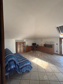 Appartamento vicino lago con piscina a SIRMIONE