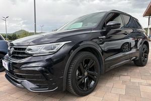 VOLKSWAGEN Tiguan 2.0 TDI DSG R-Line TOTAL BLACK
