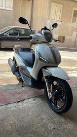 Piaggio Beverly 350 Sport Touring