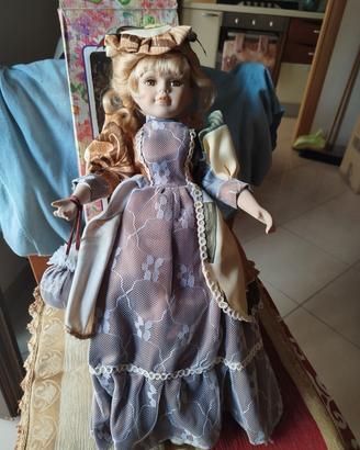 bambola in porcellana 