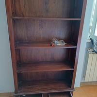 libreria  legno ..sono a colleverde 