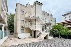 ATTICO CON POSTO AUTO PRIVATO VICINO AL MARE