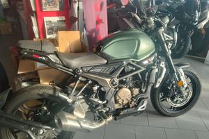 MOTO VOGE 300 AC