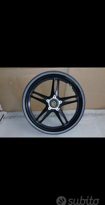 Cerchio anteriore triumph speed triple 1050