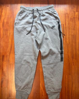 Nike Tech Fleece joggers grigi old season