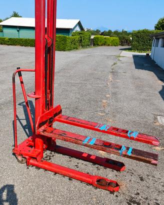 traspallet a colonna manuale 