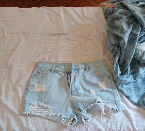 pantaloncini in jeans