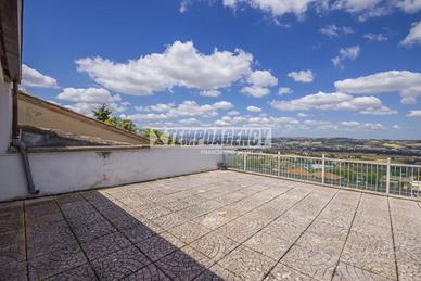 Appartamento in buone condizioni, con terrazzo! Ab