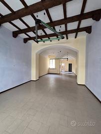 Immobile di 150 m² a Asti