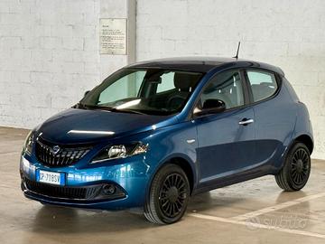 Lancia Ypsilon 1.0 FireFly 5 porte S&S Hybrid Silv