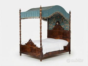Letto a baldacchino in legno stile antico