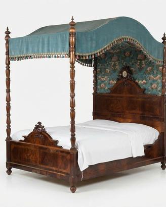 Letto a baldacchino in legno stile antico