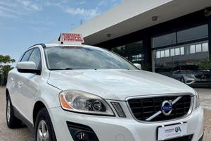 Volvo XC 60 2.4 D 175 CV FWD DRIVe Kinetic
