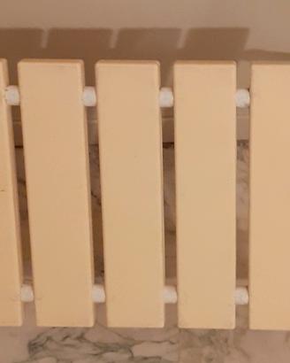 Sedile per vasca da bagno in metallo e plastica