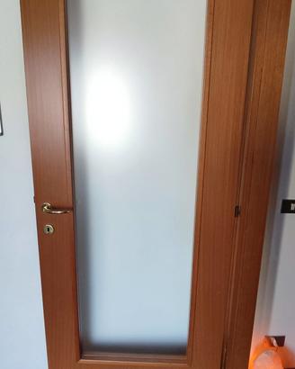 Porta da interno con vetro satinato