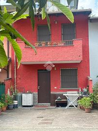 CASA DI CORTE A RHO
