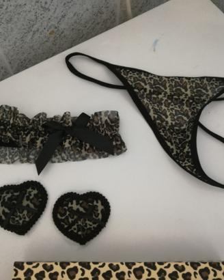 Intimo Sexy: Perizoma Giarrettiera Copri Capezzoli