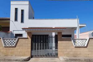 LOCALE ad USO COMMERCIALE - buono stato