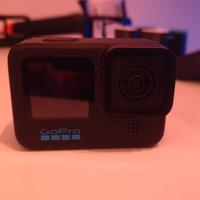 GoPro HERO 10 Black + Kit Full Accessori