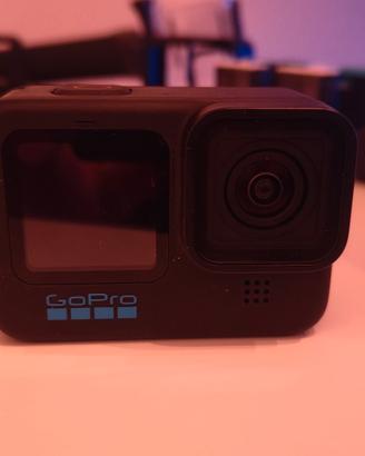 GoPro HERO 10 Black + Kit Full Accessori