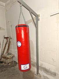 sacco boxe con supporto