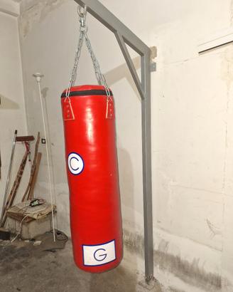 sacco boxe con supporto