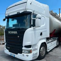 Trattore stradale Scania 450R e cisterna Spitzer