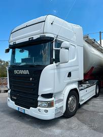 Trattore stradale Scania 450R e cisterna Spitzer