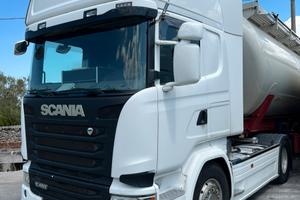 Trattore stradale Scania 450R e cisterna Spitzer
