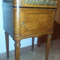 Comodino Antico in legno con marmo, cassetto