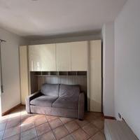 Armadio a ponte moderno color crema e legno!