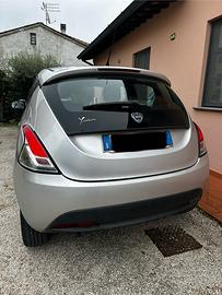 Lancia Y Gold 2011