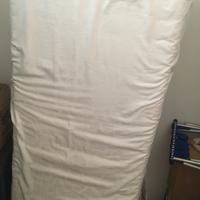 Materassi singoli e reti con doghe in legno