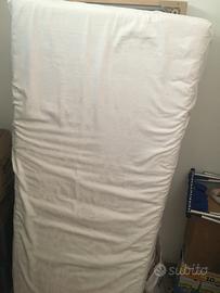 Materassi singoli e reti con doghe in legno