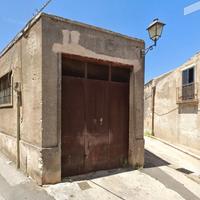 Vendita Edificio Commerciale 115 mq a Canicattini