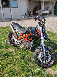 Ducati hypermotard 1100
