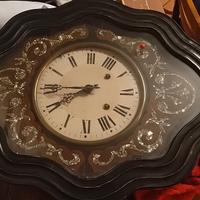 antico orologio a pendolo 