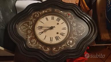 antico orologio a pendolo 