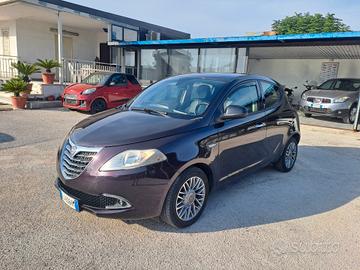 Lancia Ypsilon 1.2 69 CV 5 porte S&S Gold
