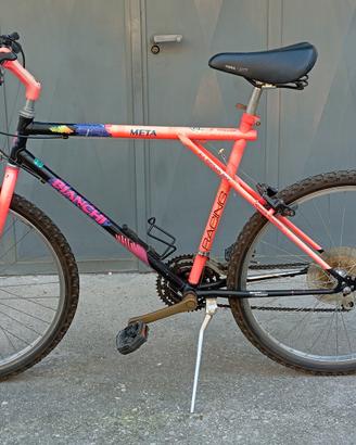 3 biciclette. 2 MTB (1 uomo+1 donna) + 1 uomo.