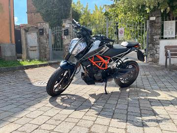 KTM Duke 125 2021 – 27.700 km – Akrapovič