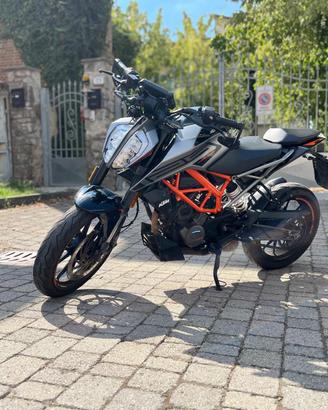 KTM Duke 125 2021 – 27.700 km – Akrapovič