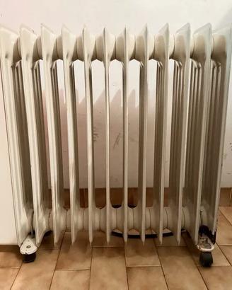 Termosifone radiatore a olio portatile