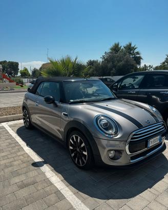 Mini cooperd d cabrio, stile inconfondibile e ful.