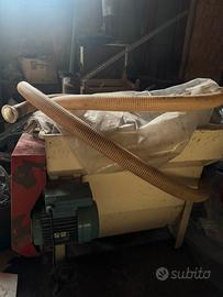 Macchina pigiatrice per uva