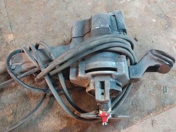 Rifilatore verticale